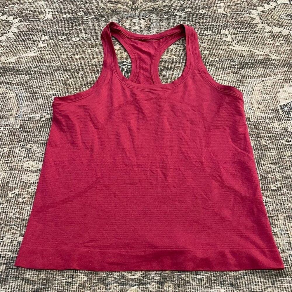 Lululemon Swiftly Tech Racerback Tank Top Womens 6 Red Athletic Seamless Run